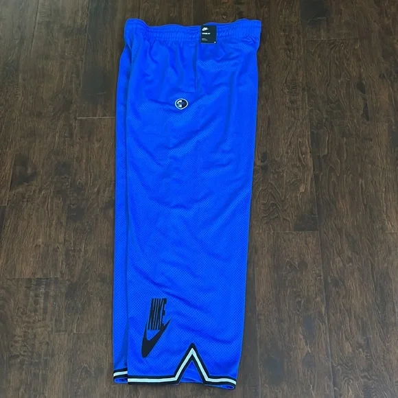 NEW!!! Nike Loose Fit Womens athletic wear - Picture 6 of 8